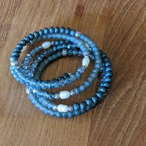 Crystals and pearls memory wire bracelet